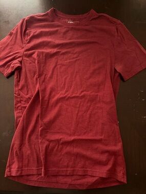 Express Men's Short Sleeve Crew Tee in Deep Red